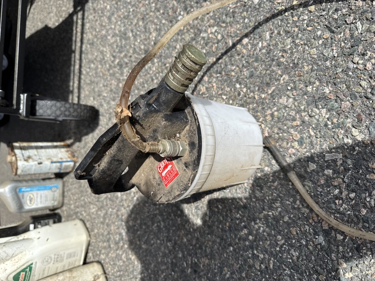 Brake bleeder