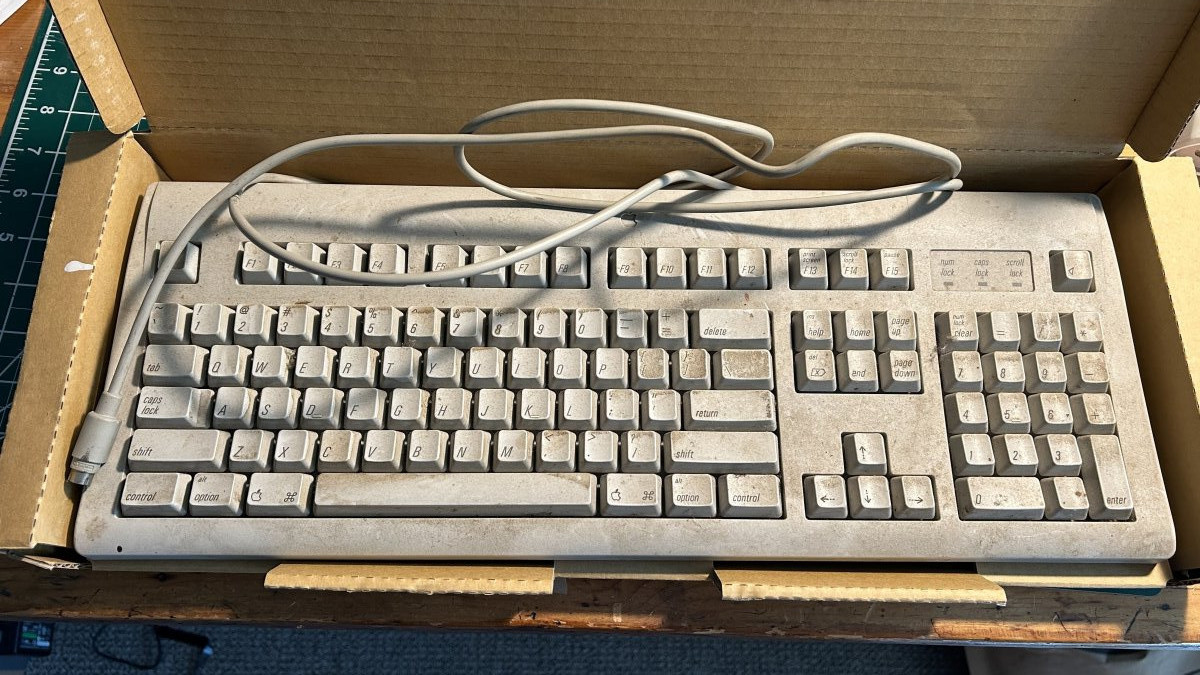 Old Apple keyboard