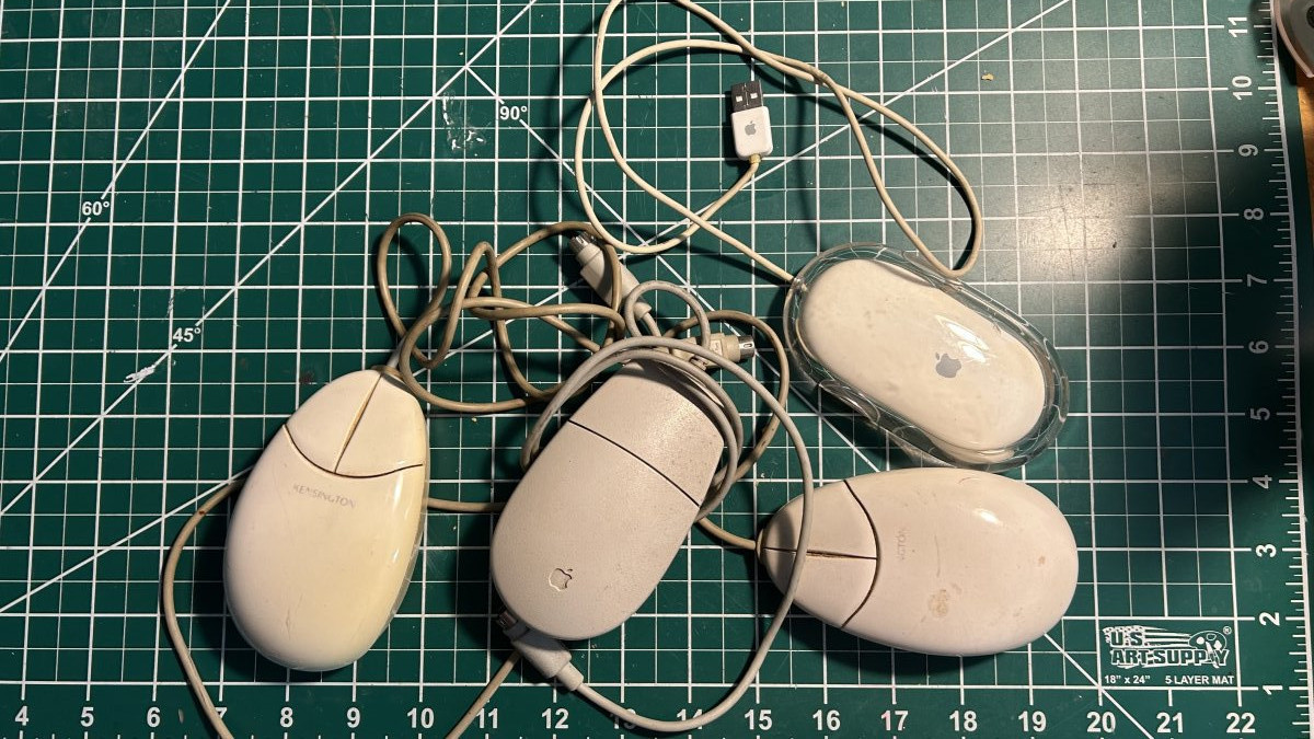 A Bunch of Apple Mice