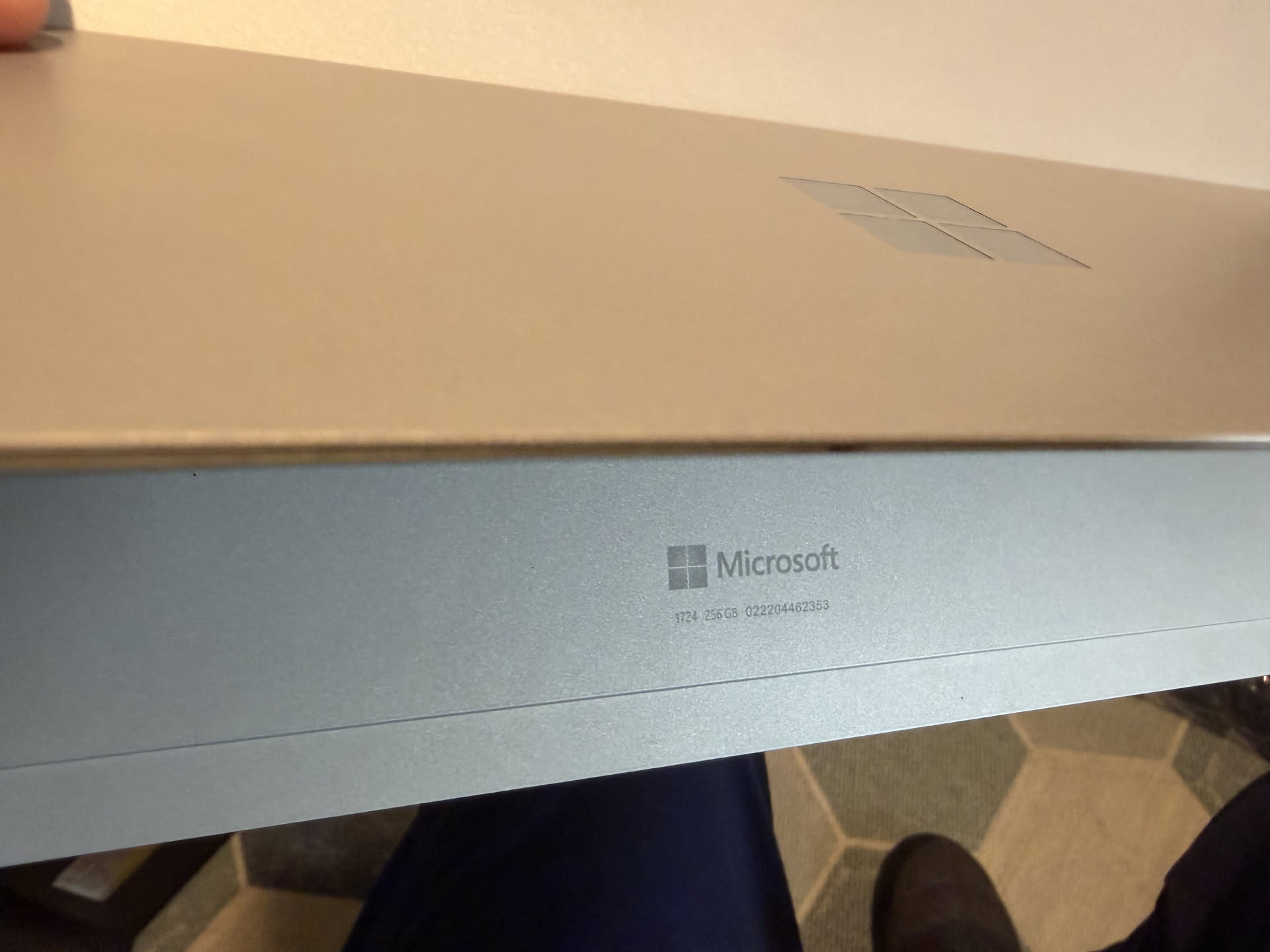 Microsoft Surface Pro 4 (model 1724)